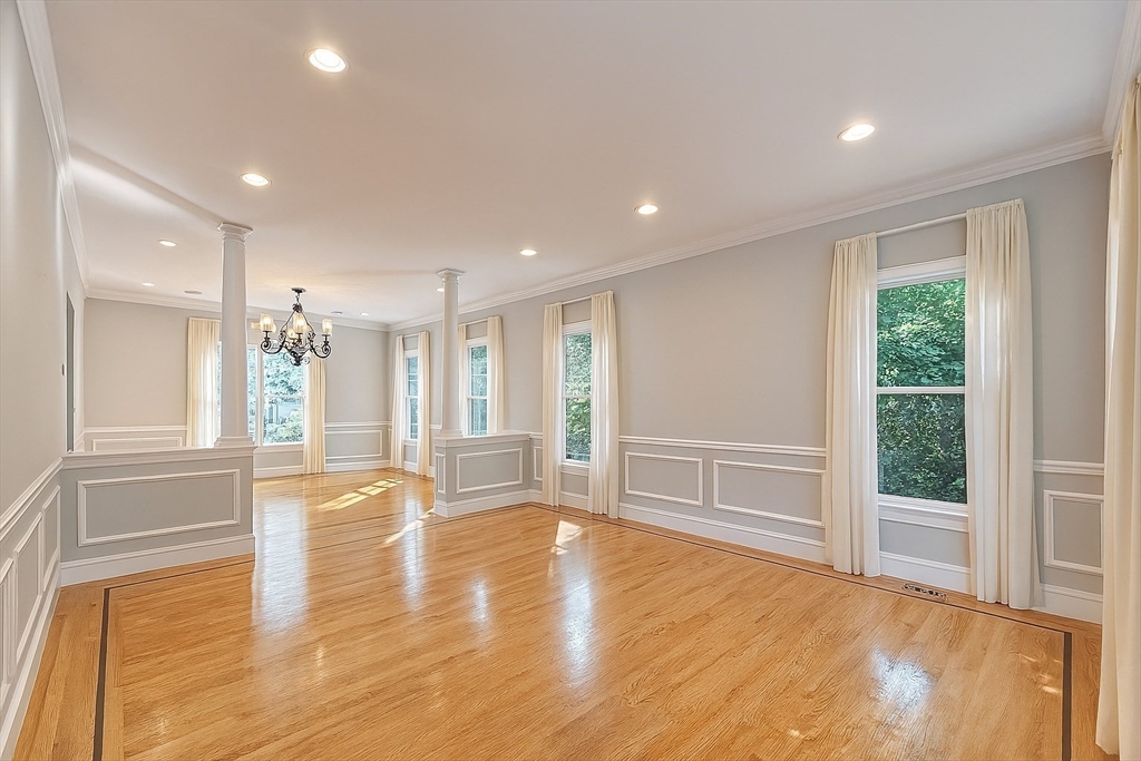 5 bed, 3 bath apartment for rent at 3 Myrna Rd, Lexington — photo 3 of 38