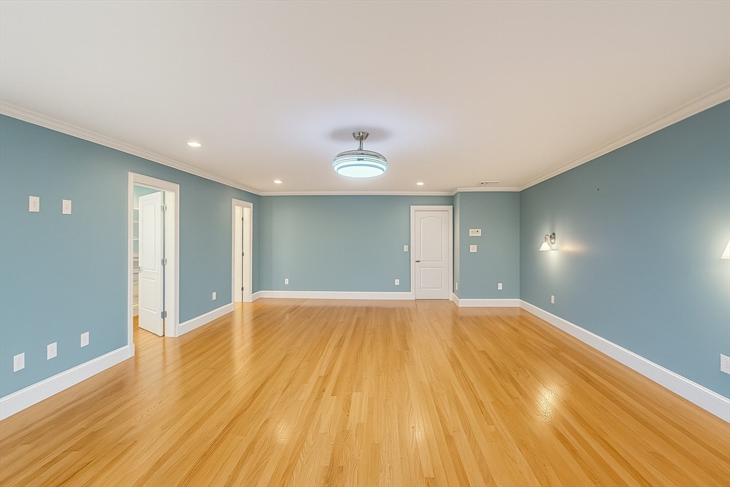 5 bed, 3 bath apartment for rent at 3 Myrna Rd, Lexington — photo 21 of 38