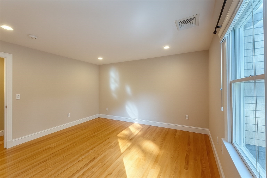 5 bed, 3 bath apartment for rent at 3 Myrna Rd, Lexington — photo 33 of 38