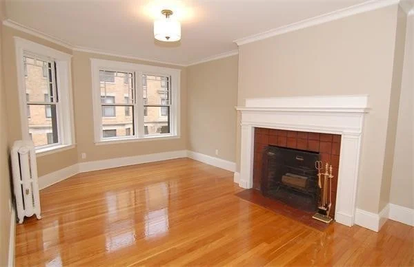 2 bed, 1 bath apartment for rent at 3 Newport Rd Unit 4, Baldwin — photo 4 of 10