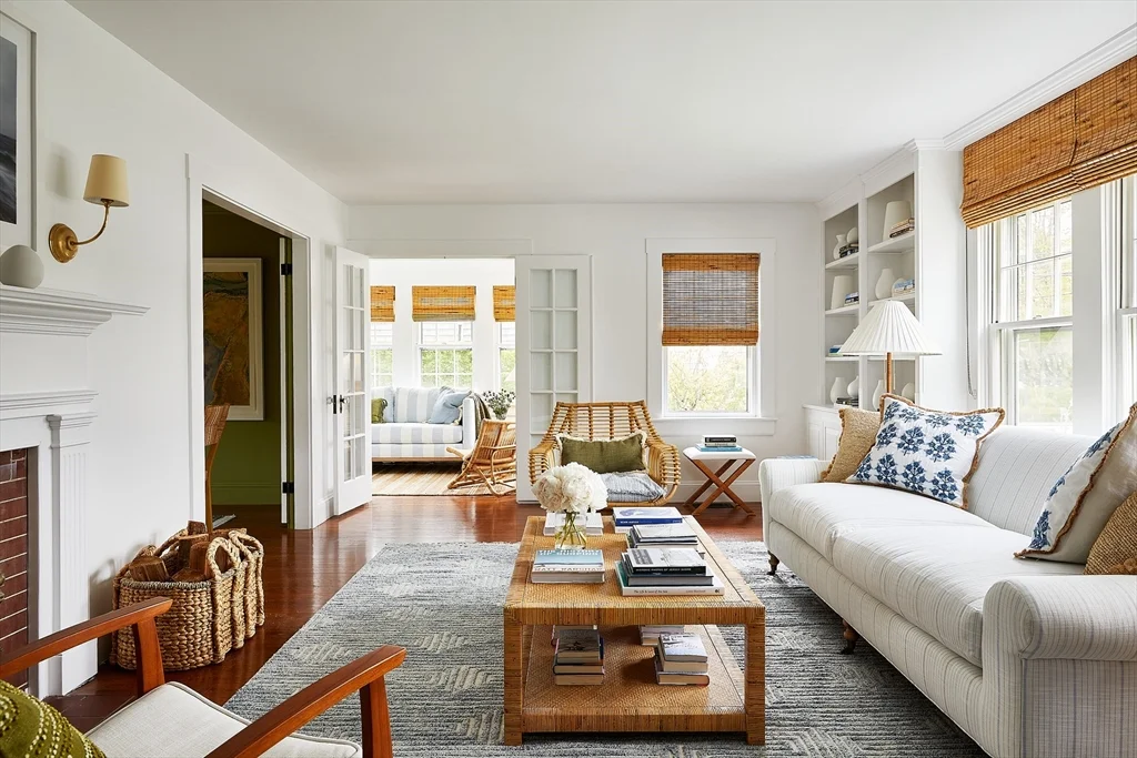 6 bed, 4+ bath apartment for rent at 3 North Beach St, Brant Point — photo 1 of 13