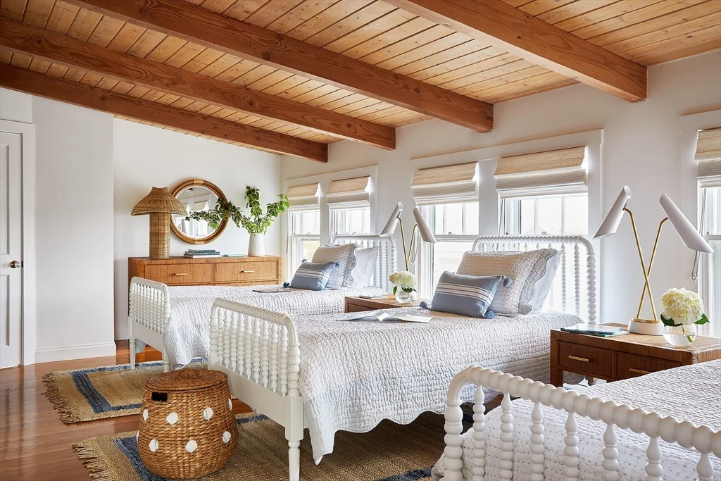 6 bed, 4+ bath apartment for rent at 3 North Beach St, Brant Point — photo 11 of 13