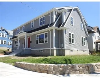 3 bed, 2.5 bath apartment for rent at 3 Oakley Rd Unit 1, Watertown — photo 2 of 3