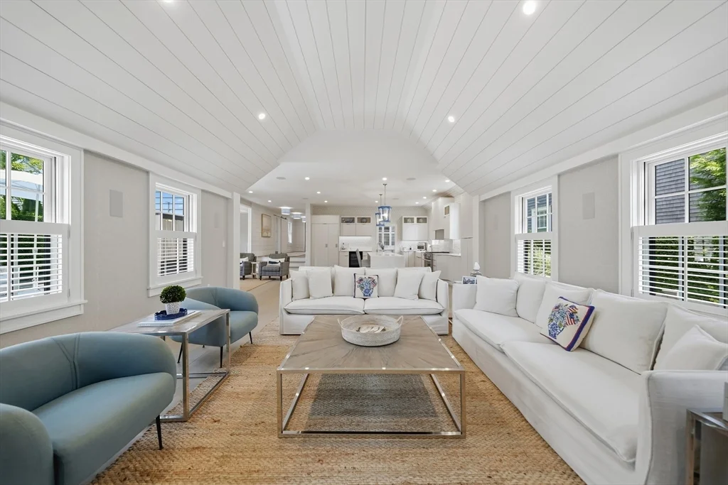 6 bed, 4+ bath apartment for rent at 3 Old Farm Rd, Nantucket — photo 9 of 40