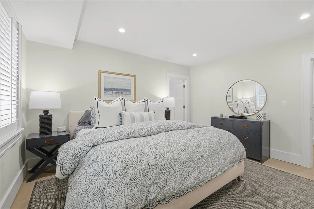 6 bed, 4+ bath apartment for rent at 3 Old Farm Rd, Nantucket — photo 31 of 40