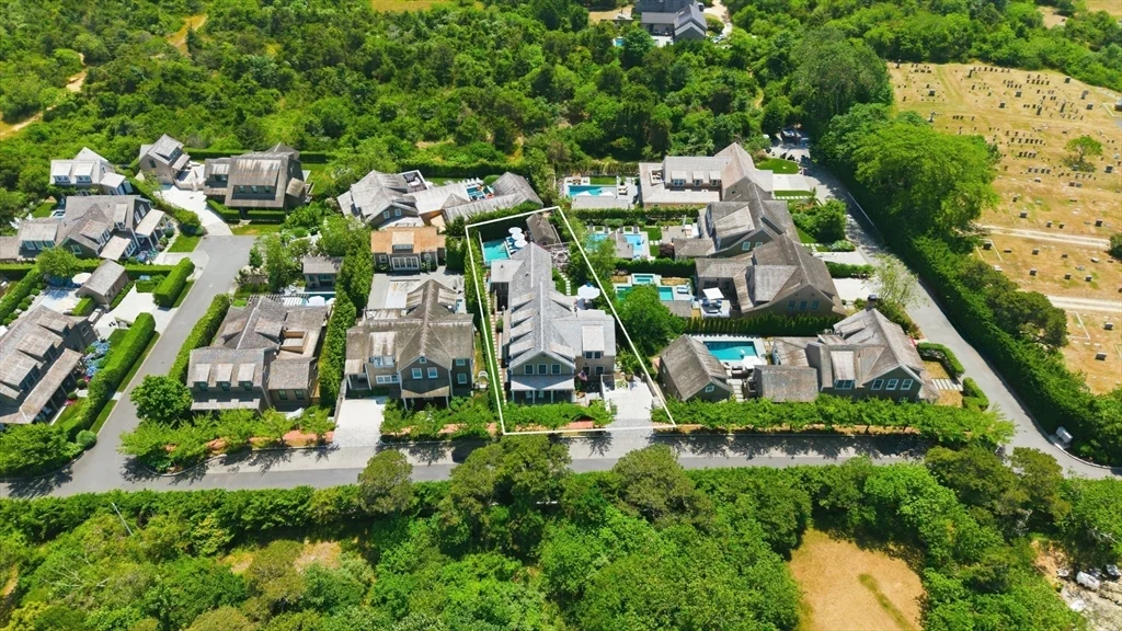 6 bed, 4+ bath apartment for rent at 3 Old Farm Rd, Nantucket — photo 40 of 40