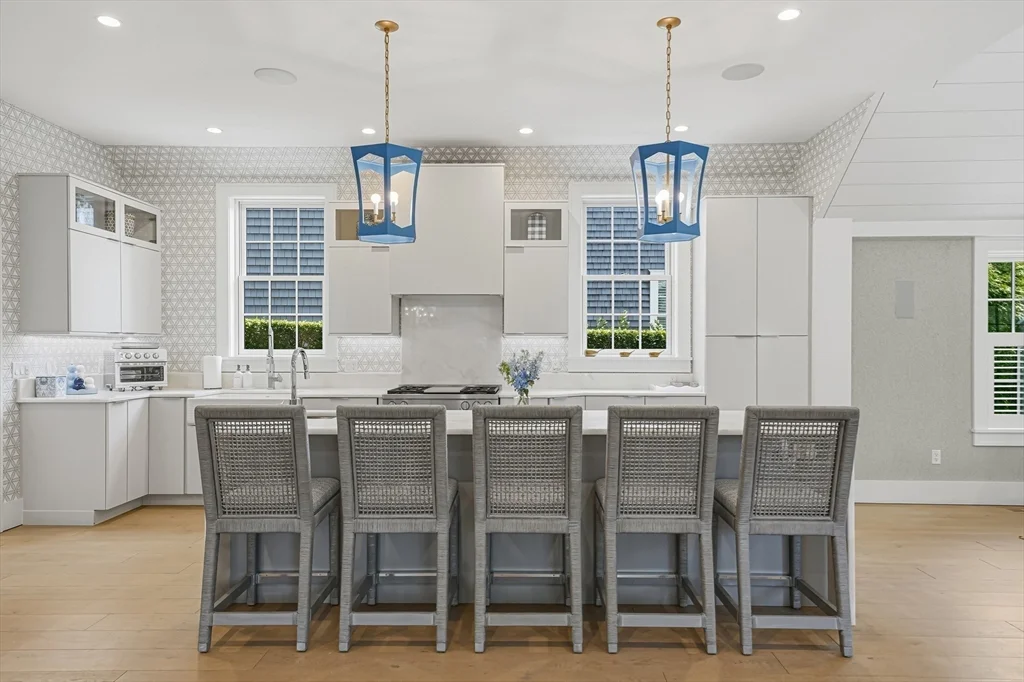 6 bed, 4+ bath apartment for rent at 3 Old Farm Rd, Nantucket — photo 13 of 40