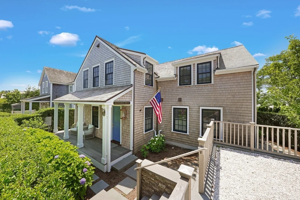 6 bed, 4+ bath apartment for rent at 3 Old Farm Rd, Nantucket — photo 4 of 40