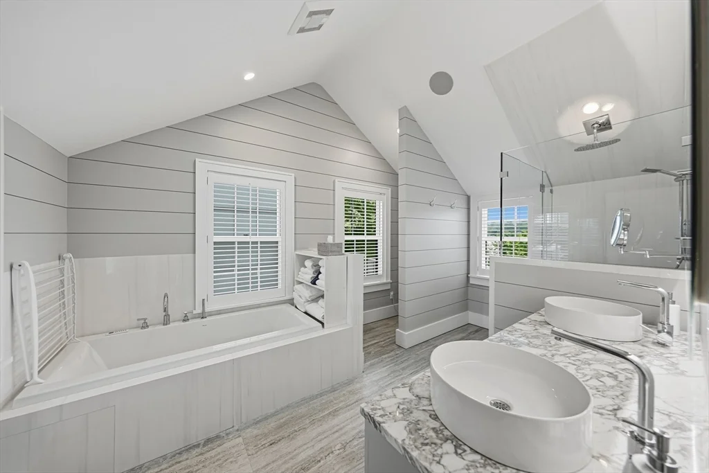 6 bed, 4+ bath apartment for rent at 3 Old Farm Rd, Nantucket — photo 20 of 40