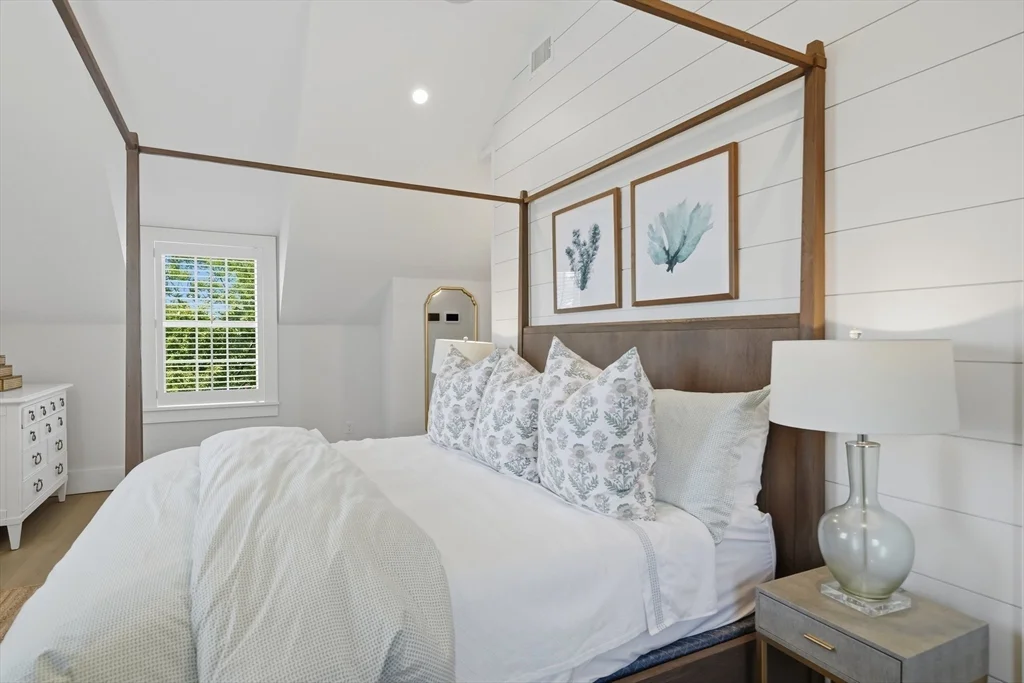 6 bed, 4+ bath apartment for rent at 3 Old Farm Rd, Nantucket — photo 22 of 40