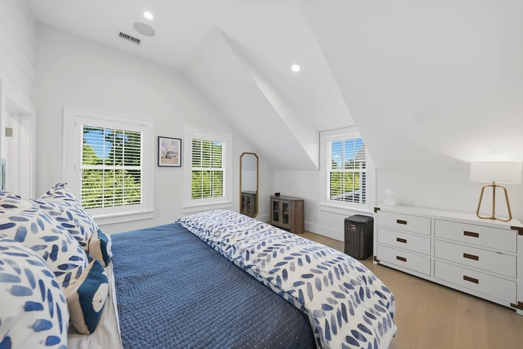 6 bed, 4+ bath apartment for rent at 3 Old Farm Rd, Nantucket — photo 24 of 40
