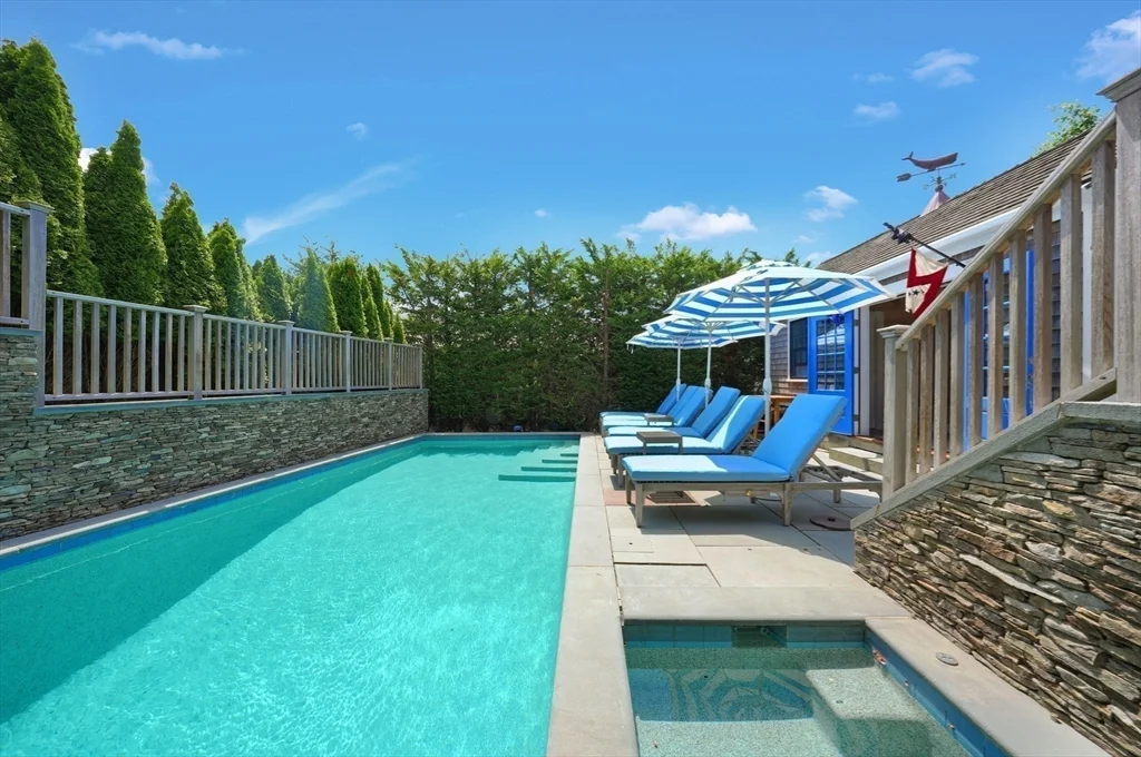 6 bed, 4+ bath apartment for rent at 3 Old Farm Rd, Nantucket — photo 7 of 40