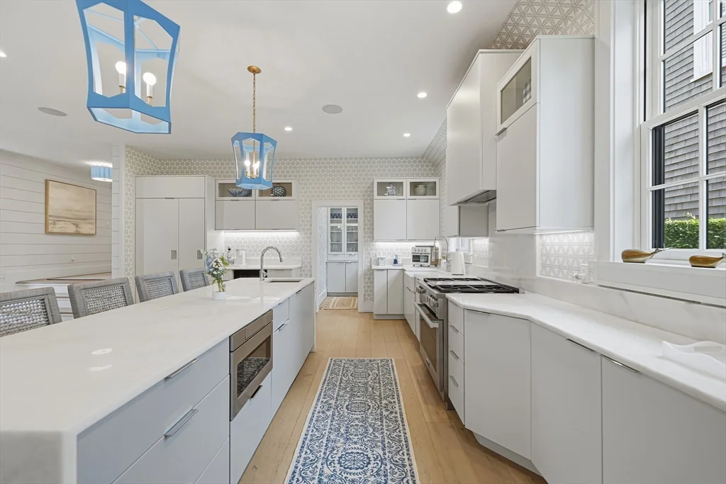 6 bed, 4+ bath apartment for rent at 3 Old Farm Rd, Nantucket — photo 12 of 40