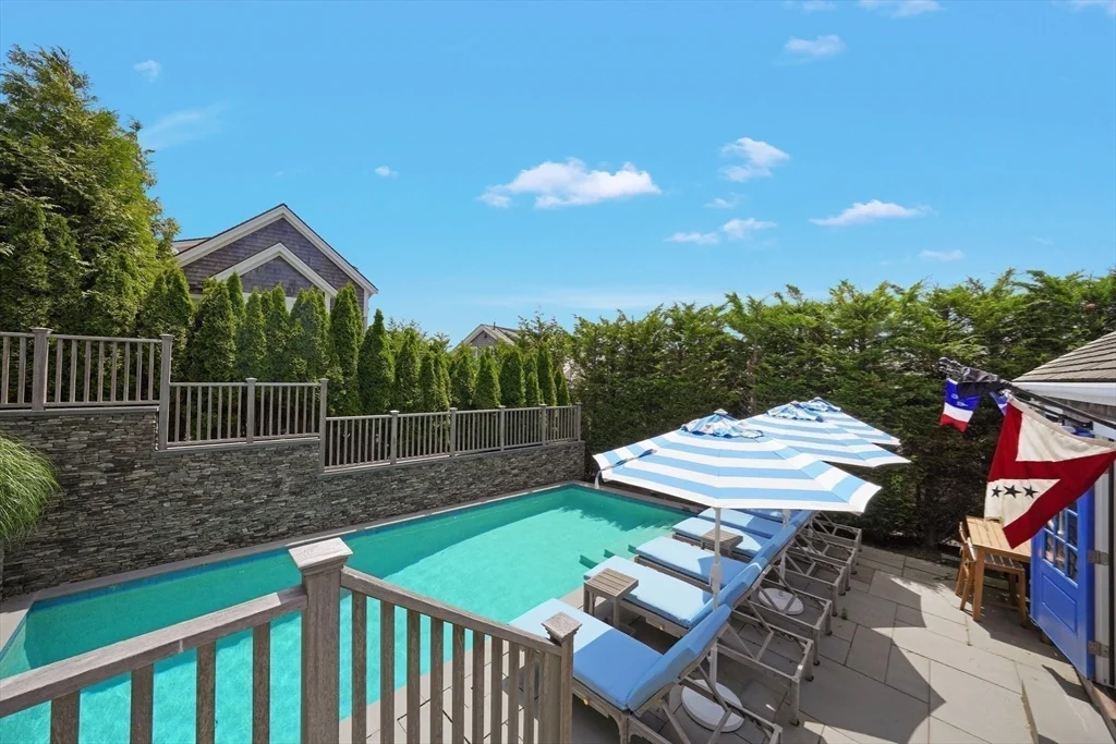 6 bed, 4+ bath apartment for rent at 3 Old Farm Rd, Nantucket — photo 8 of 40
