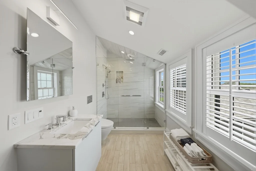 6 bed, 4+ bath apartment for rent at 3 Old Farm Rd, Nantucket — photo 23 of 40
