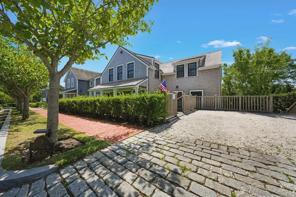 6 bed, 4+ bath apartment for rent at 3 Old Farm Rd, Nantucket — photo 3 of 40