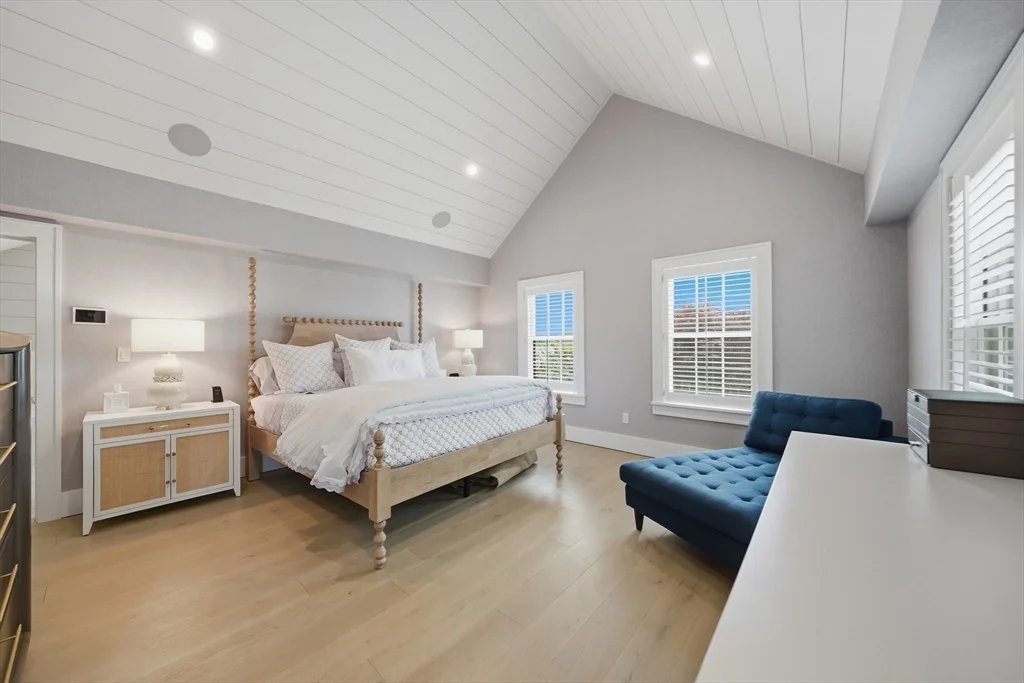 6 bed, 4+ bath apartment for rent at 3 Old Farm Rd, Nantucket — photo 19 of 40