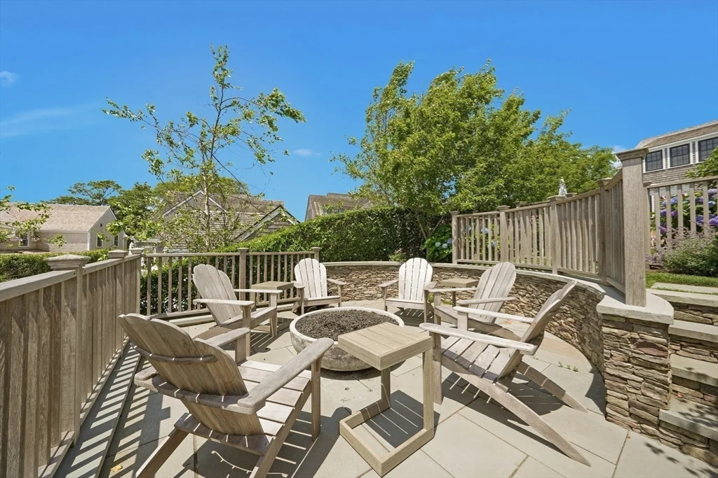 6 bed, 4+ bath apartment for rent at 3 Old Farm Rd, Nantucket — photo 37 of 40