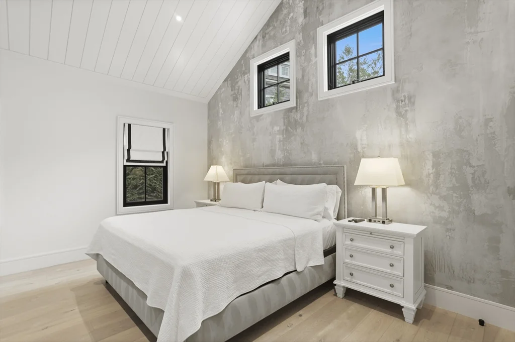 7 bed, 4+ bath apartment for rent at 3 Old Mill Ct, Nantucket — photo 20 of 42