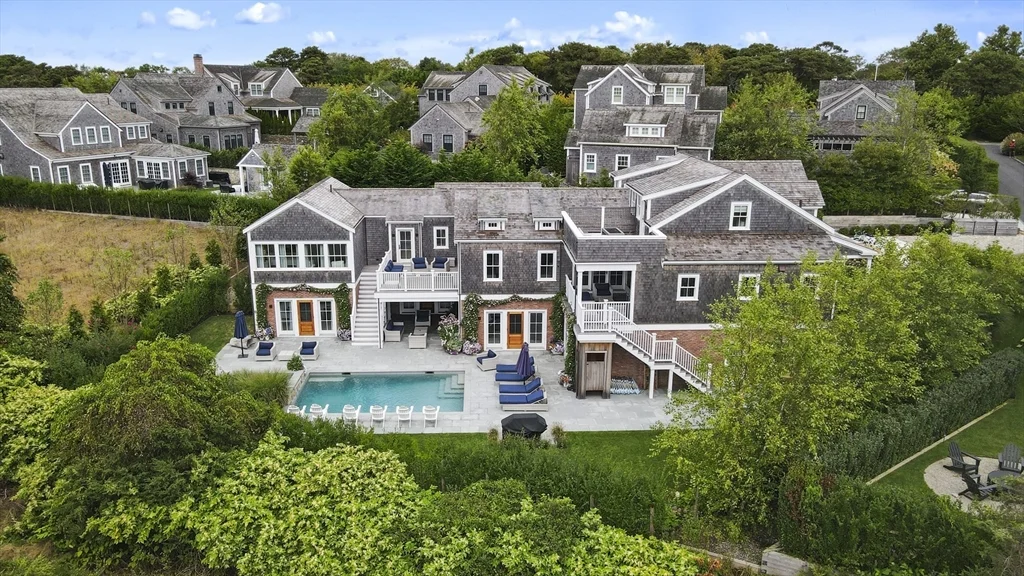 7 bed, 4+ bath apartment for rent at 3 Old Mill Ct, Nantucket — photo 1 of 42