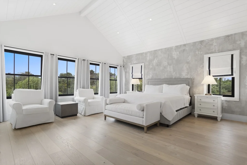 7 bed, 4+ bath apartment for rent at 3 Old Mill Ct, Nantucket — photo 17 of 42