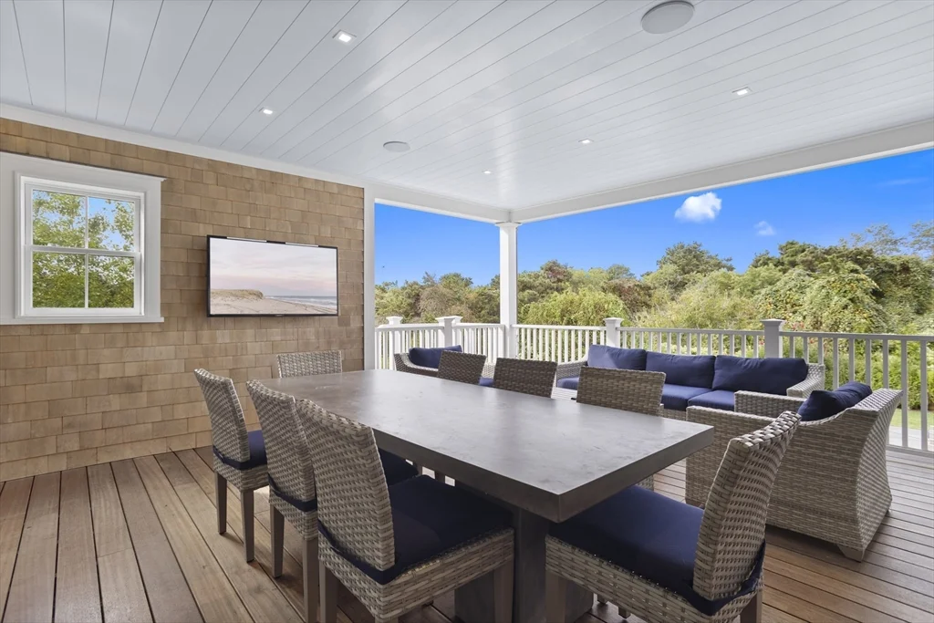7 bed, 4+ bath apartment for rent at 3 Old Mill Ct, Nantucket — photo 13 of 42