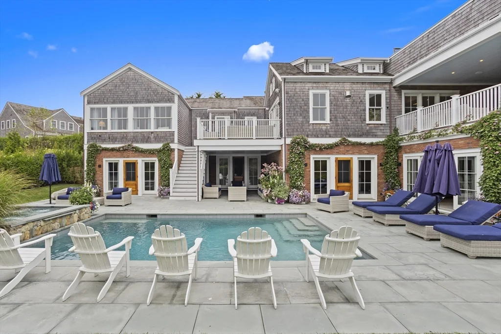 7 bed, 4+ bath apartment for rent at 3 Old Mill Ct, Nantucket — photo 2 of 42