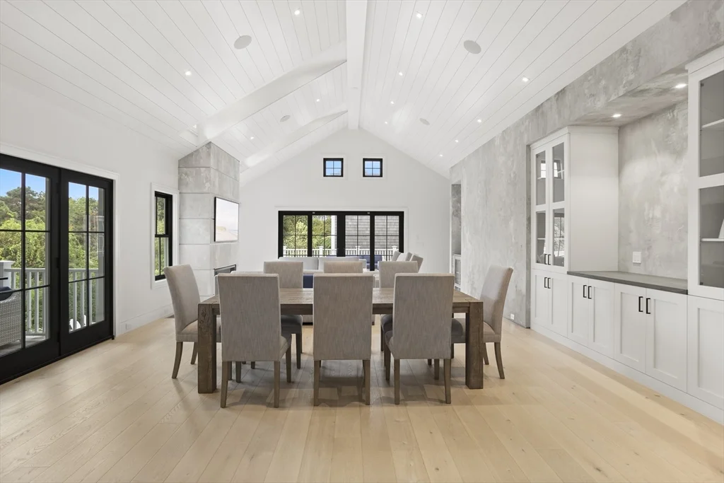 7 bed, 4+ bath apartment for rent at 3 Old Mill Ct, Nantucket — photo 6 of 42
