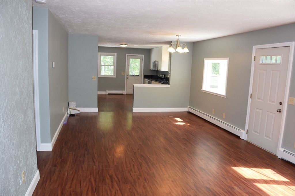 3 bed, 1 bath apartment for rent at 3 Old Village Rd, Fiskdale — photo 5 of 12