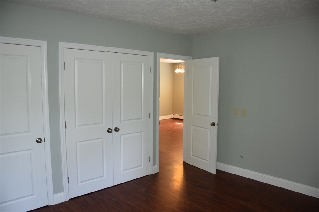 3 bed, 1 bath apartment for rent at 3 Old Village Rd, Fiskdale — photo 6 of 12