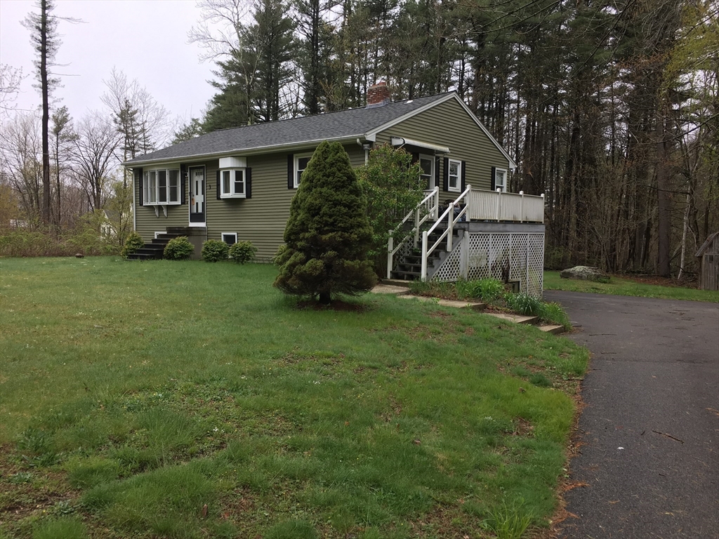 3 bed, 1 bath apartment for rent at 3 Old Village Rd, Fiskdale — photo 1 of 12