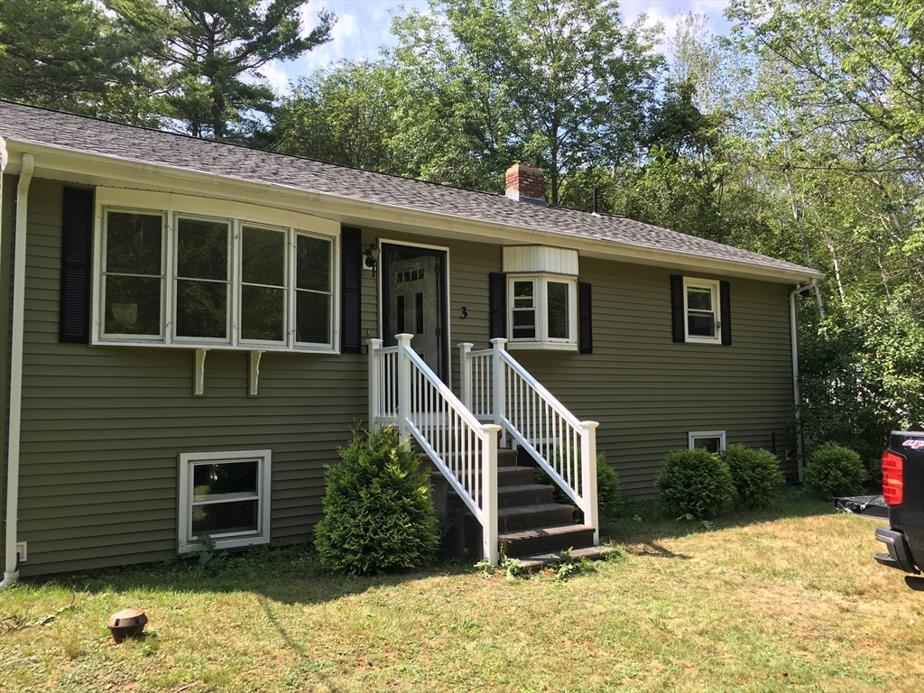 3 bed, 1 bath apartment for rent at 3 Old Village Rd, Fiskdale — photo 2 of 12