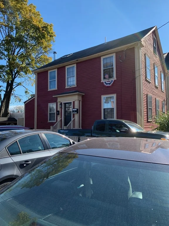 2 bed, 1 bath apartment for rent at 3 Orange St Unit 1, Salem — photo 4 of 10