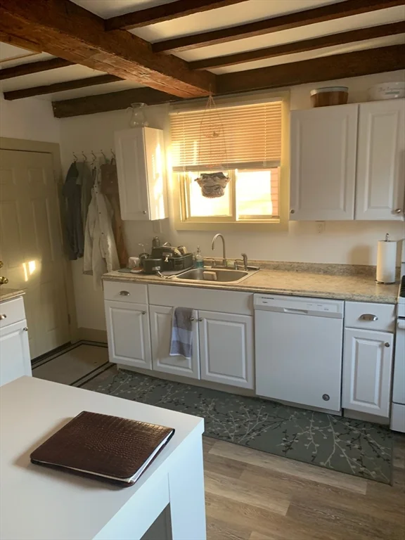 2 bed, 1 bath apartment for rent at 3 Orange St Unit 1, Salem — photo 9 of 10