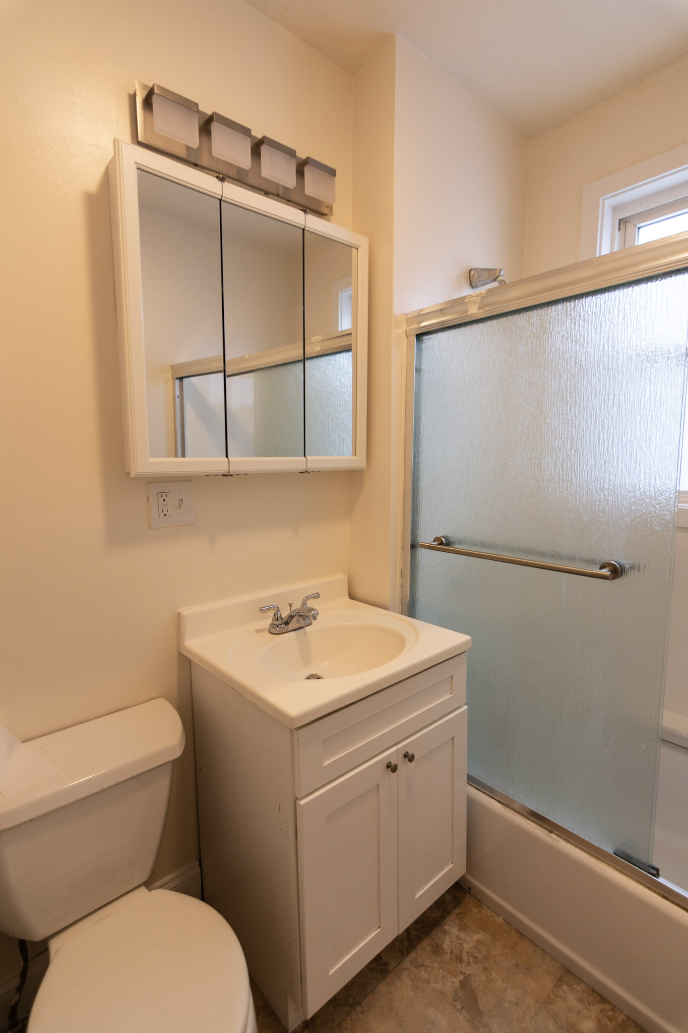 4 bed, 1 bath apartment for rent at 3 Parker Hill Ter Unit 2, Mission Hill — photo 7 of 8