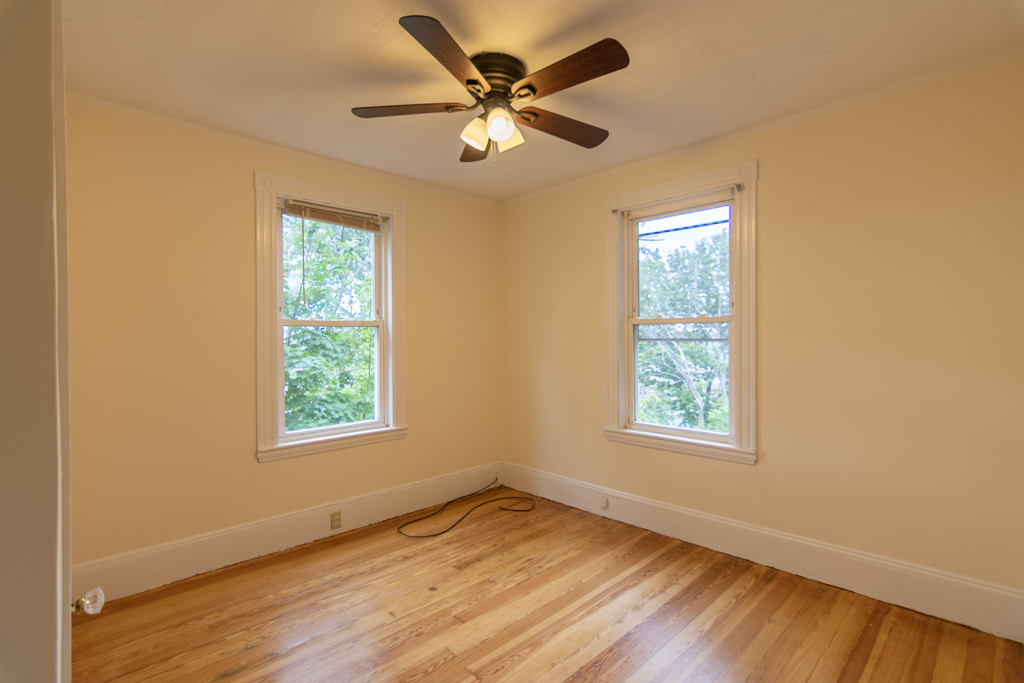 4 bed, 1 bath apartment for rent at 3 Parker Hill Ter Unit 2, Mission Hill — photo 5 of 8