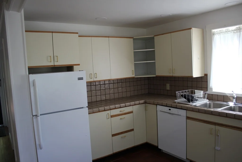1 bed, 1 bath apartment for rent at 3 Pattee Rd, Harvard — photo 4 of 11