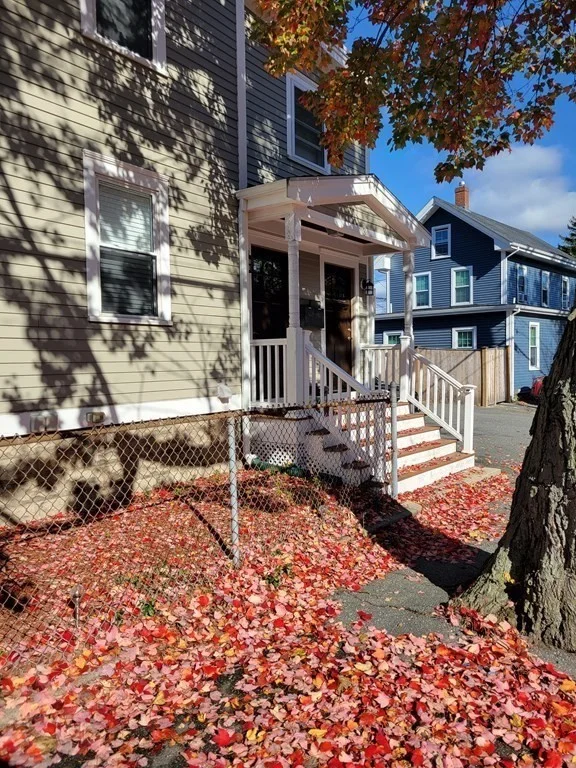 3 bed, 2 bath apartment for rent at 3 Pearl St Unit 1, Stoneham — photo 2 of 19