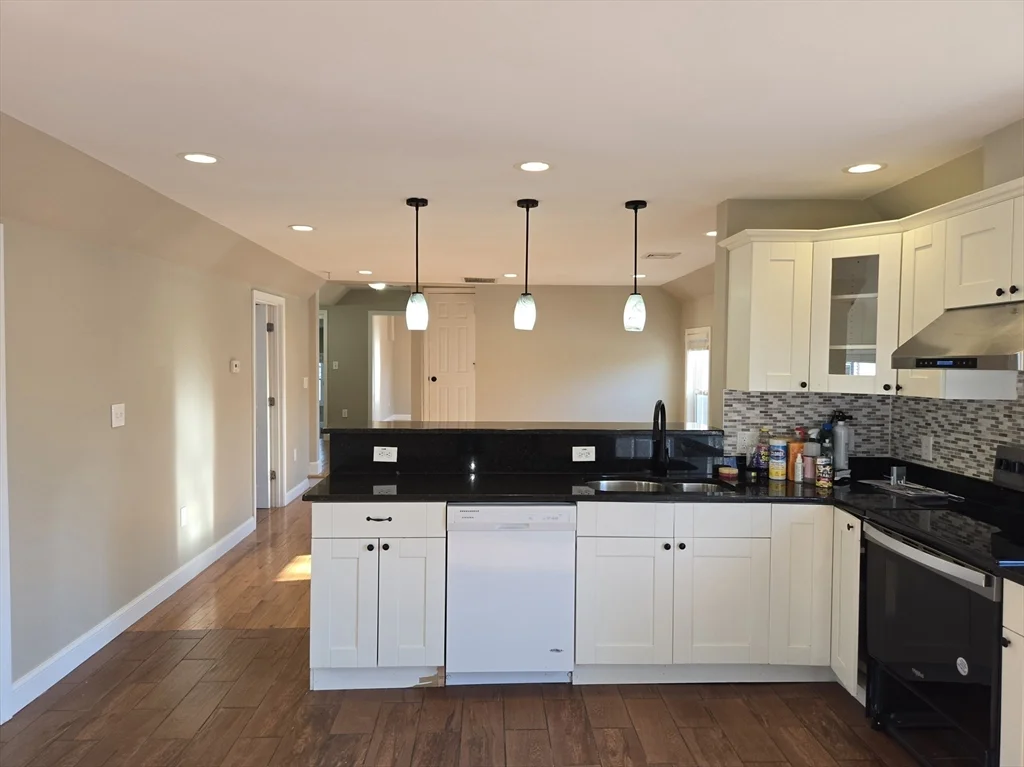 4 bed, 1 bath apartment for rent at 3 Pearl St Unit 2, Stoneham — photo 14 of 21