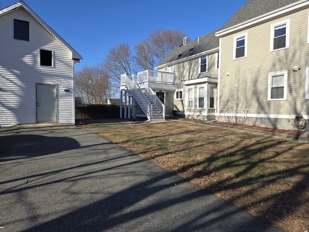 4 bed, 1 bath apartment for rent at 3 Pearl St Unit 2, Stoneham — photo 2 of 21
