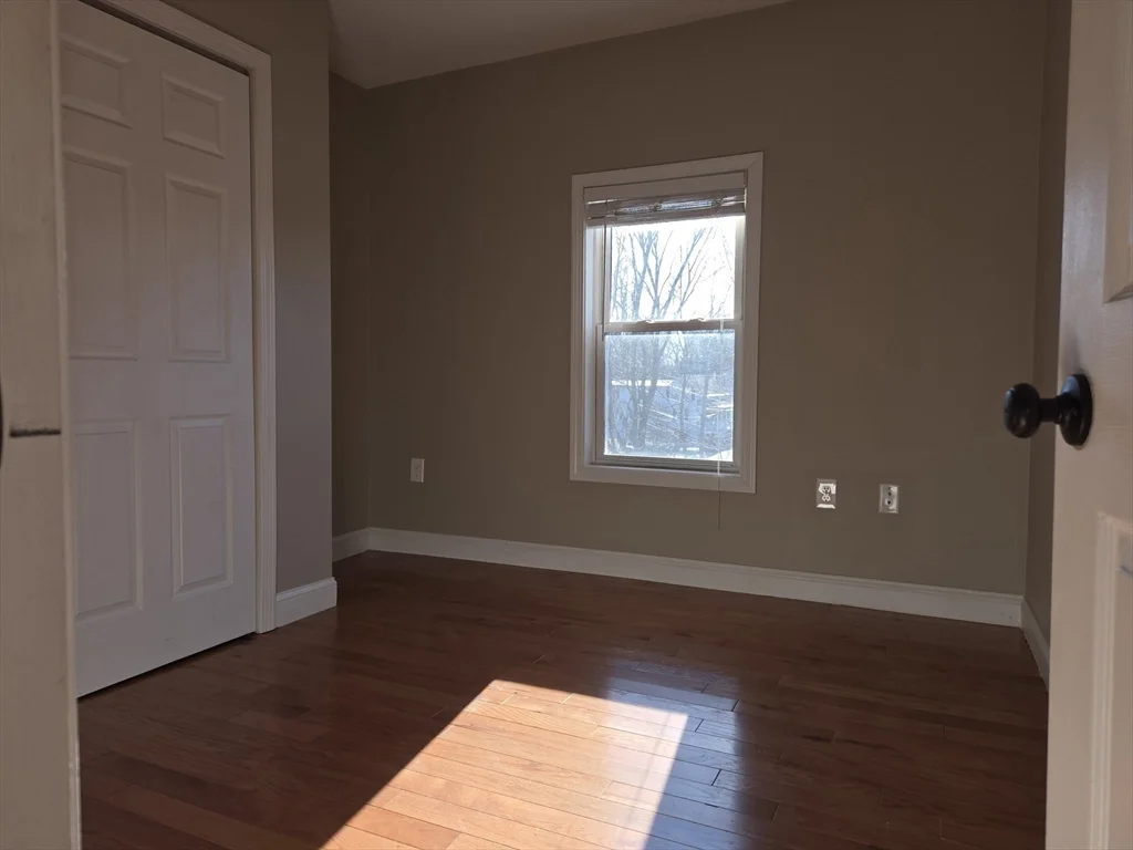 4 bed, 1 bath apartment for rent at 3 Pearl St Unit 2, Stoneham — photo 18 of 21