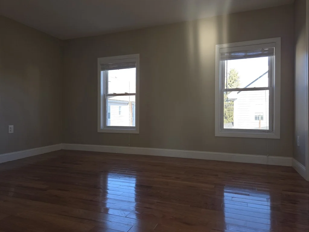 4 bed, 1 bath apartment for rent at 3 Pearl St Unit 2, Stoneham — photo 20 of 21