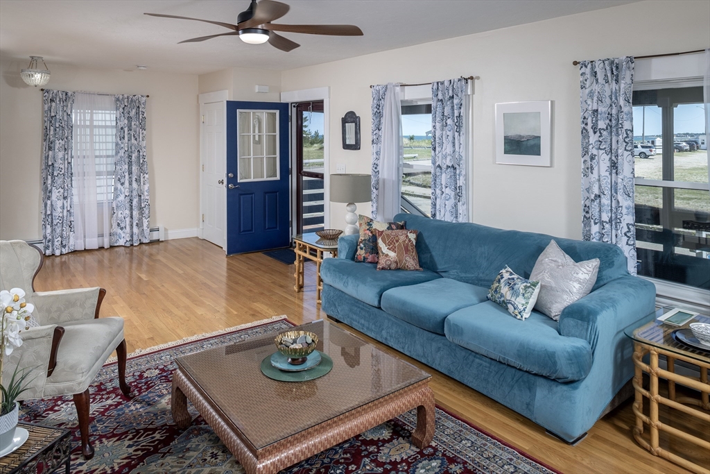 5 bed, 2 bath apartment for rent at 3 Phipps, Kenberma — photo 6 of 29