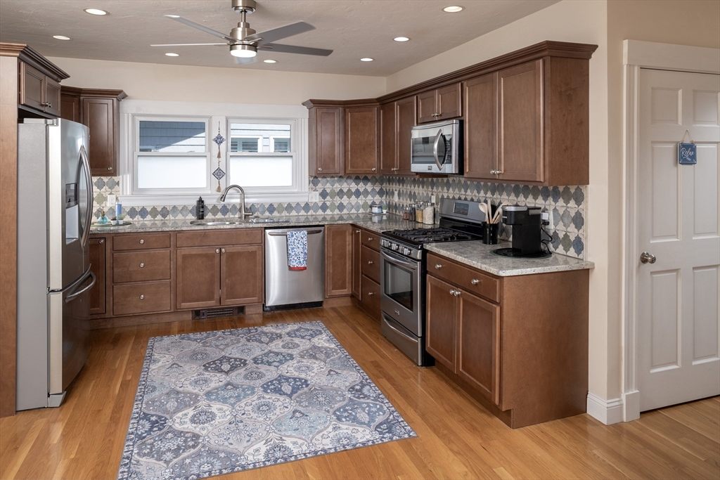 5 bed, 2 bath apartment for rent at 3 Phipps, Kenberma — photo 9 of 29