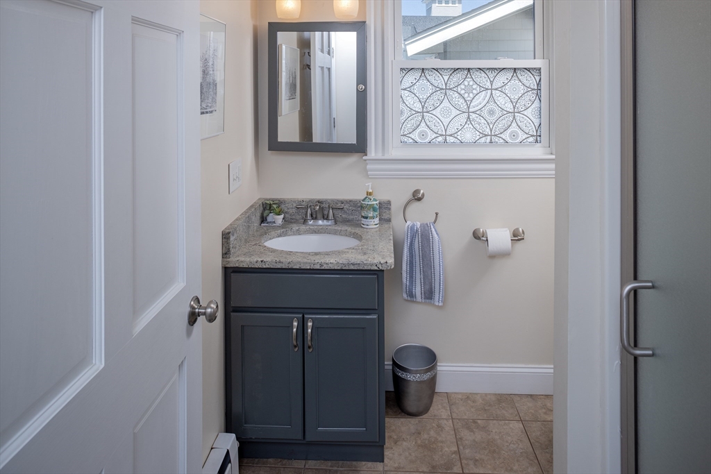 5 bed, 2 bath apartment for rent at 3 Phipps, Kenberma — photo 18 of 29
