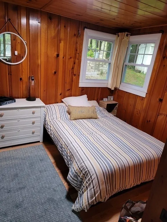 2 bed, 1 bath apartment for rent at 3 Pine Tree Dr, Holland — photo 11 of 31