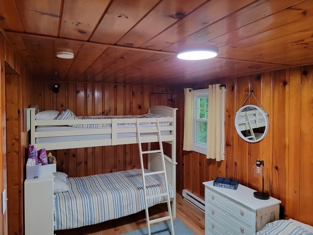 2 bed, 1 bath apartment for rent at 3 Pine Tree Dr, Holland — photo 10 of 31