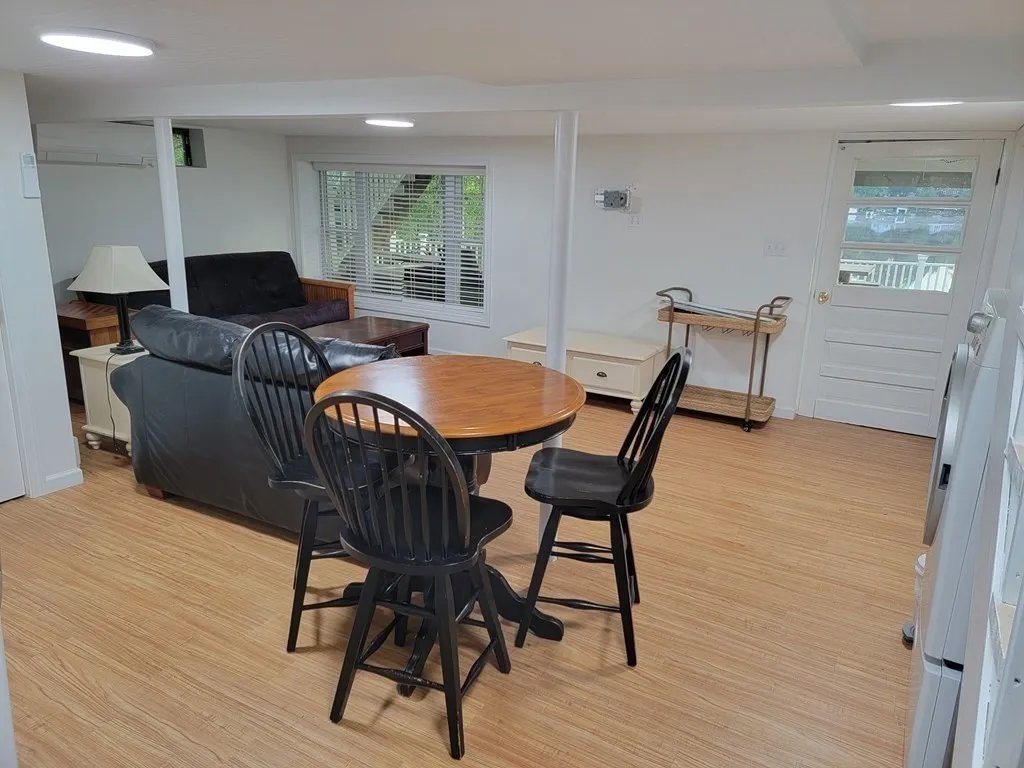 2 bed, 1 bath apartment for rent at 3 Pine Tree Dr, Holland — photo 19 of 31