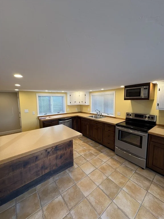 1 bed, 1 bath apartment for rent at 3 Piraino Ln Unit 1, Gloucester — photo 8 of 22