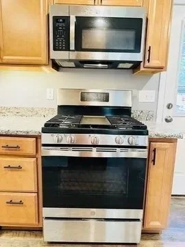 2 bed, 1 bath apartment for rent at 3 Pleasant Ct Unit R, Medfield — photo 8 of 18